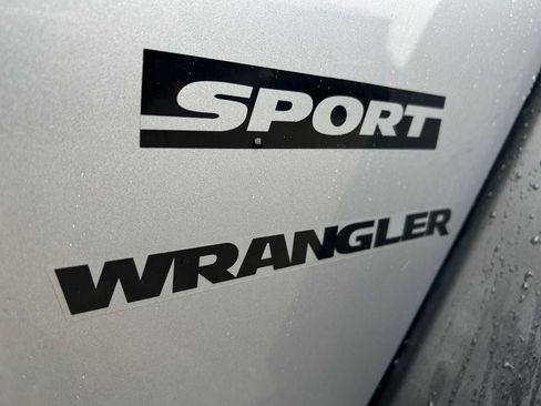 Used 2016 Jeep Wrangler Sport w/ Quick Order Package 24S AWD/4WD image 34