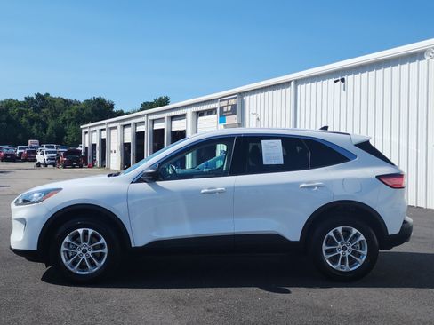 Used 2022 Ford Escape SE AWD/4WD image 2