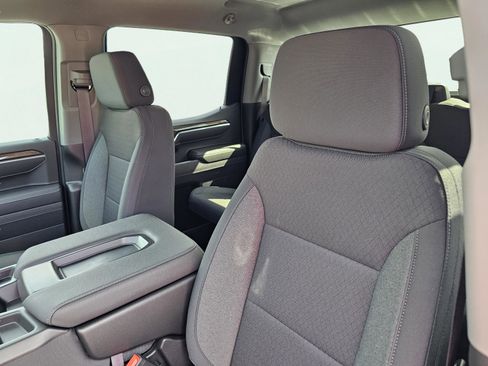 New 2025 Chevrolet Silverado 1500 LT image 18