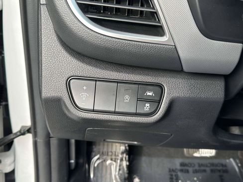 Used 2022 Kia Seltos LX image 16