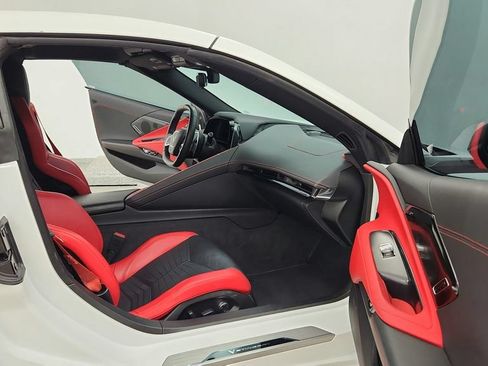 Used 2023 Chevrolet Corvette Stingray Preferred Cpe w/ Z51 Performance Package RWD image 32