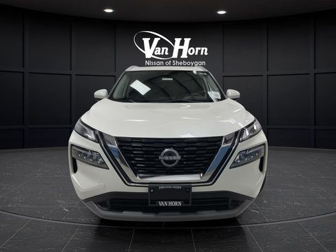 Used 2023 Nissan Rogue SV w/ SV Premium B Package image 11