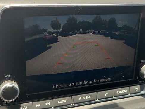 Used 2025 Nissan Rogue SV FWD image 23