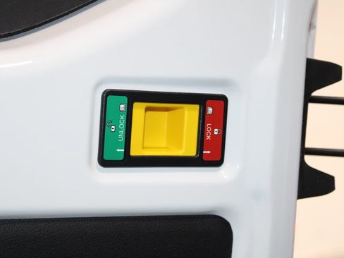 New 2026 Ford Transit 250 148 Medium Roof w/ Load Area Protection Package RWD image 15