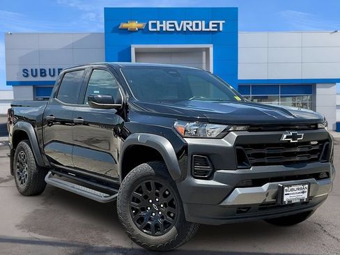 Used 2024 Chevrolet Colorado Trail Boss w/ Safety Package AWD/4WD image 2