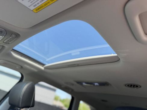 Used 2022 Kia Telluride S image 11