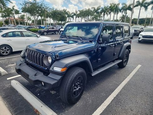 Used 2025 Jeep Wrangler Unlimited Sport AWD/4WD image 2