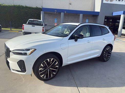 New 2026 Volvo XC60 T8 Ultra w/ Protection Package Premier image 3