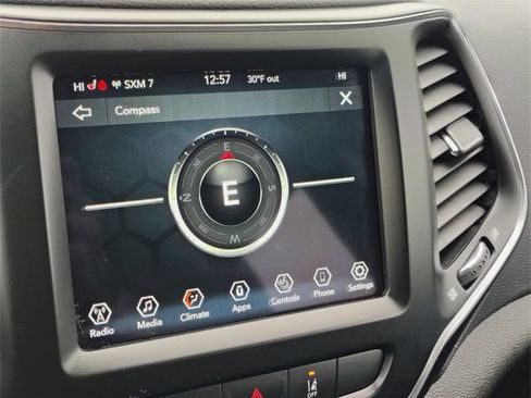 Used 2021 Jeep Cherokee Latitude Lux w/ Comfort/Convenience Group image 23