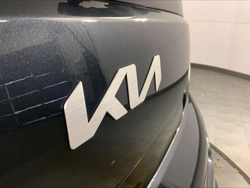Used 2025 Kia Soul LX w/ LX Technology Package FWD image 29