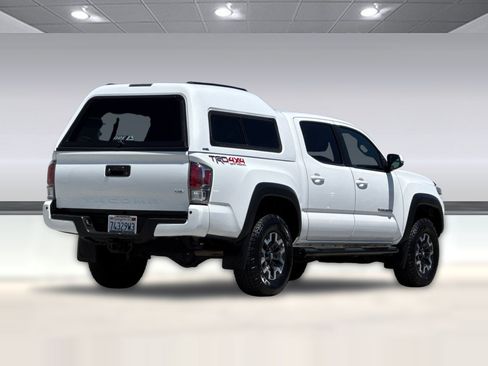 Certified 2023 Toyota Tacoma TRD Off-Road w/ Technology Package AWD/4WD image 9