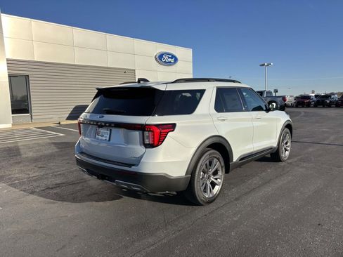 New 2026 Ford Explorer Active w/ Active Comfort Package image 7