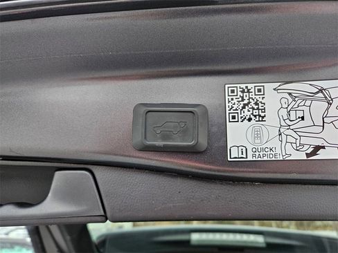 Used 2023 Toyota RAV4 Limited image 24