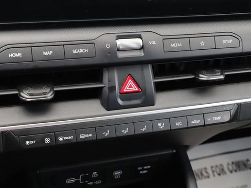 Used 2025 Kia K4 FWD image 32