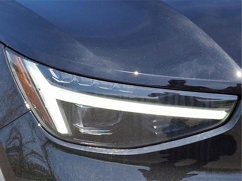 New 2025 Volvo XC40 B5 Ultra w/ Climate Package image 10