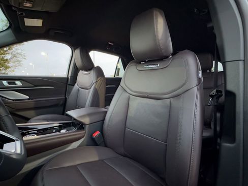 New 2026 Ford Explorer Platinum image 61