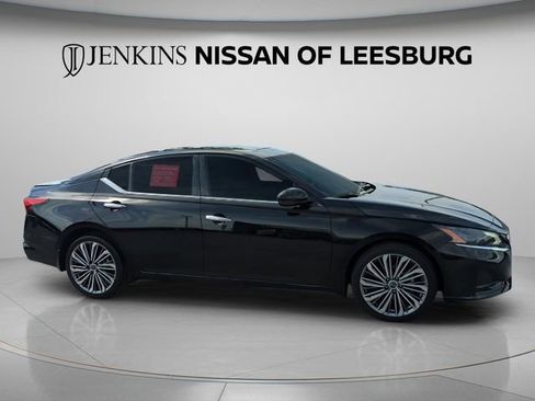 Used 2024 Nissan Altima 2.5 SL AWD/4WD image 3
