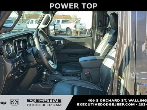 Used 2022 Jeep Wrangler Unlimited Sahara w/ Cold Weather Group AWD/4WD image 9