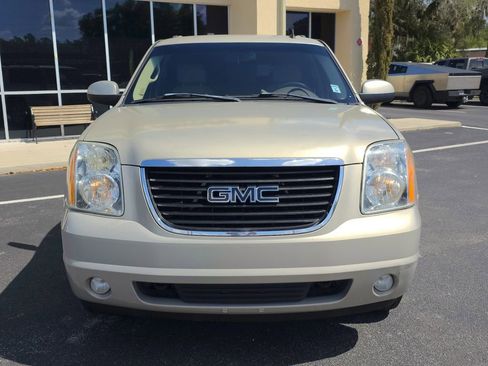 Used 2007 GMC Yukon XL SLT w/ SLT Preferred Equipment Group image 2