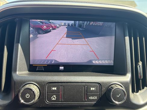 Used 2019 Chevrolet Colorado LT w/ LT Convenience Package image 24