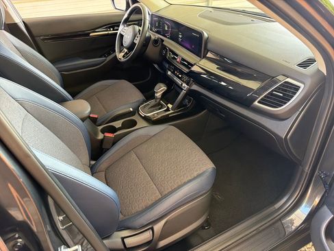 Used 2025 Kia Seltos S FWD image 28