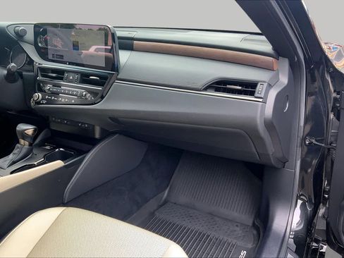 Used 2025 Lexus ES 350 w/ Premium Package FWD image 19