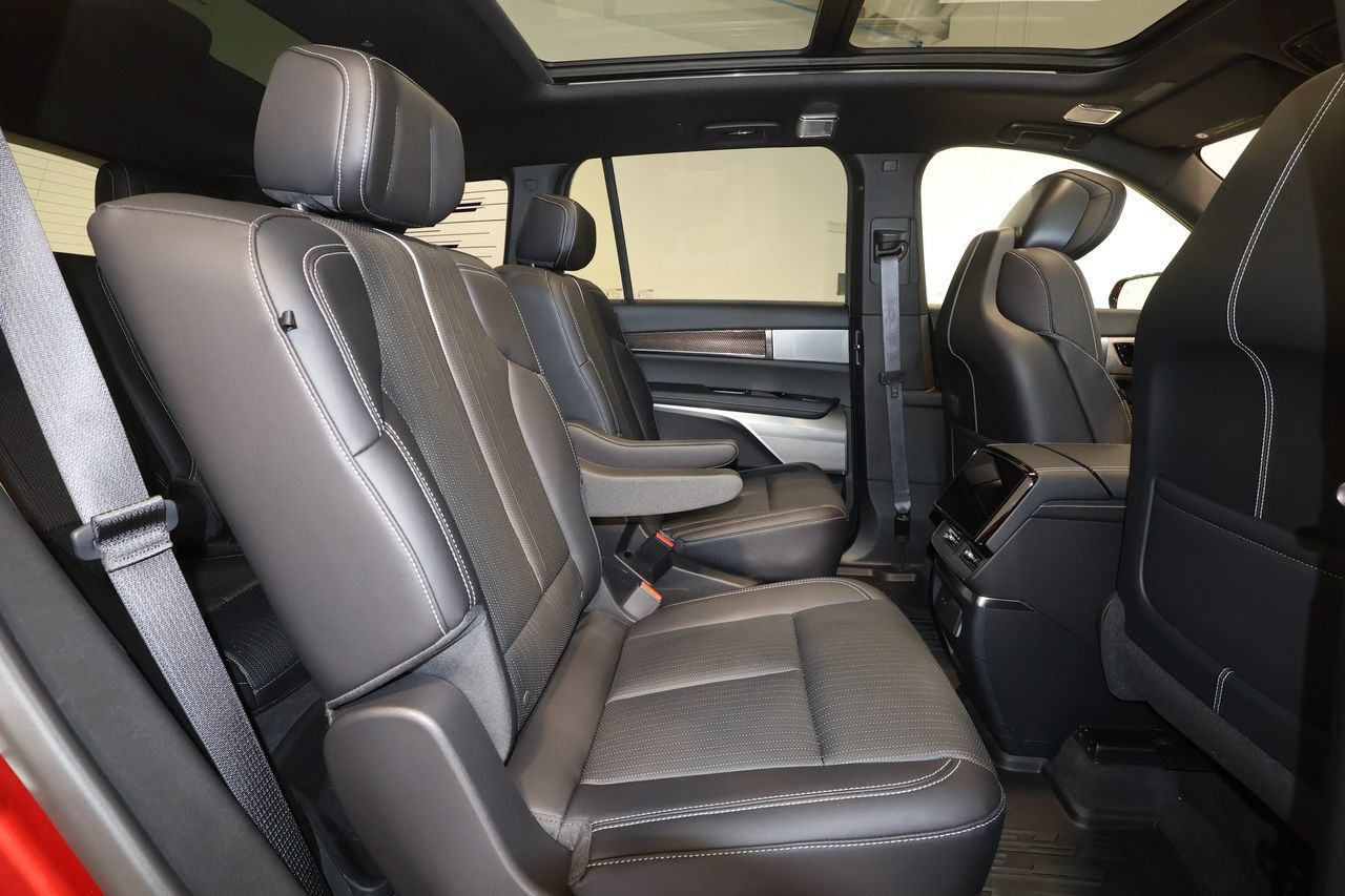 Certified 2026 Cadillac Vistiq Sport w/ LPO, Floor Liner Package AWD/4WD image 25