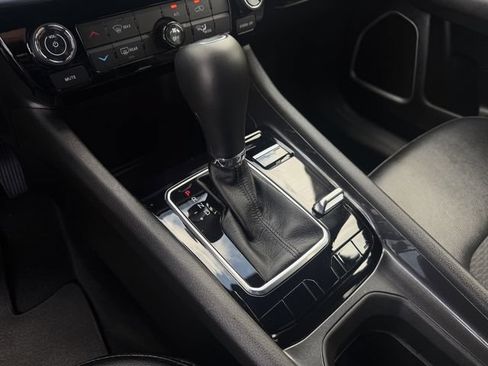 Used 2025 Jeep Compass Latitude AWD/4WD image 17