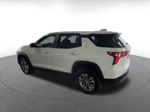 Used 2025 Chevrolet Equinox LT image 10