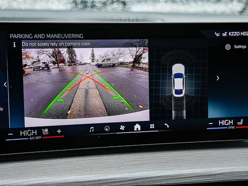 Used 2025 BMW i4 eDrive40 w/ Premium Package image 24