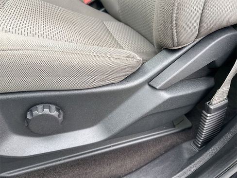 Used 2020 Ford F150 XLT image 14