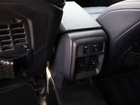 Used 2025 Ford Bronco Badlands AWD/4WD image 14