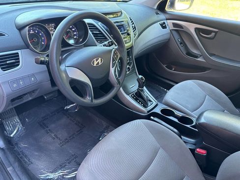 Used 2015 Hyundai Elantra SE FWD image 14