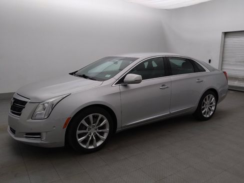 Used 2016 Cadillac XTS Luxury FWD image 2