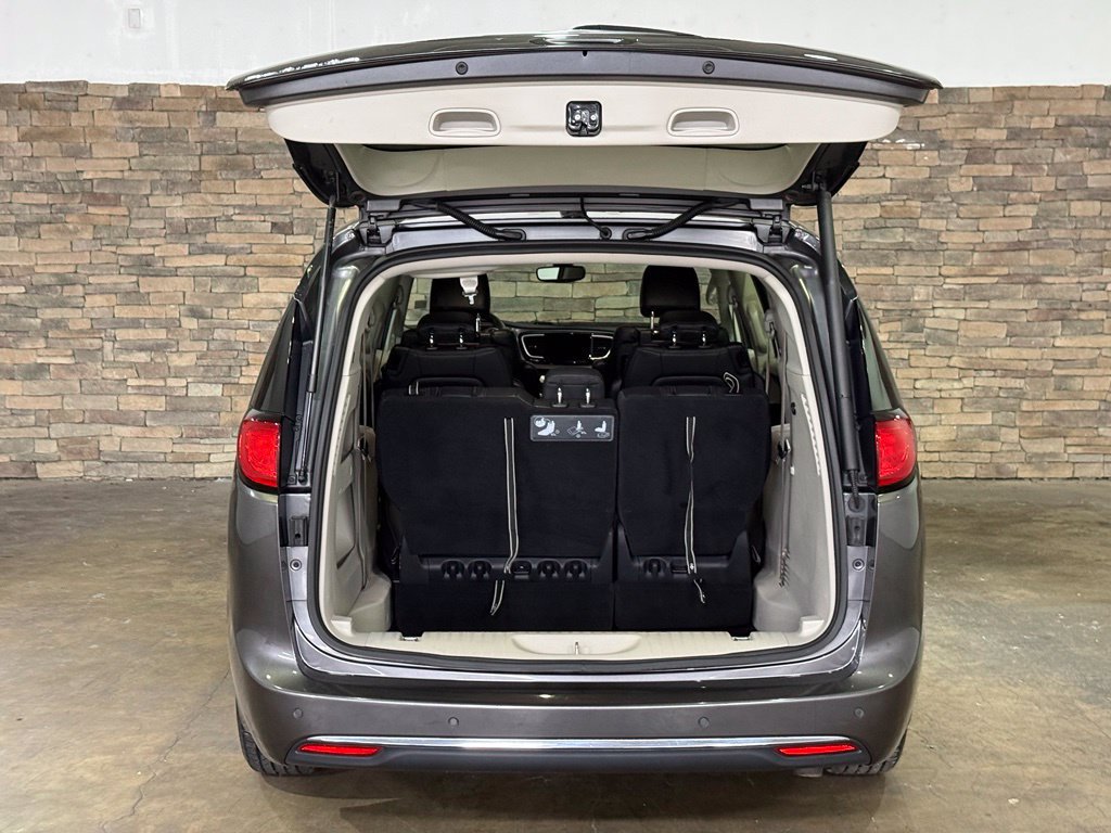 Used 2020 Chrysler Pacifica Touring-L Plus FWD image 8