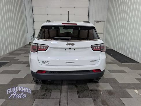Used 2023 Jeep Compass Latitude AWD/4WD image 3