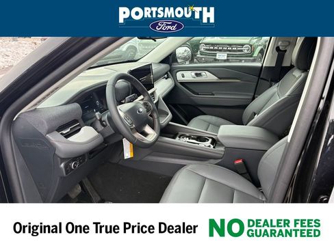 New 2026 Ford Explorer Active image 3