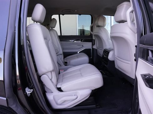 Used 2022 Jeep Wagoneer Series III w/ Convenience Group I image 21