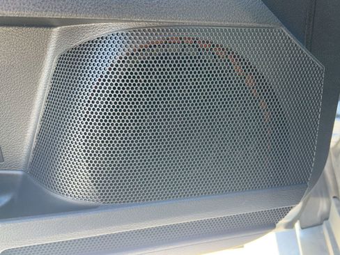 Used 2019 Toyota Avalon Limited image 22