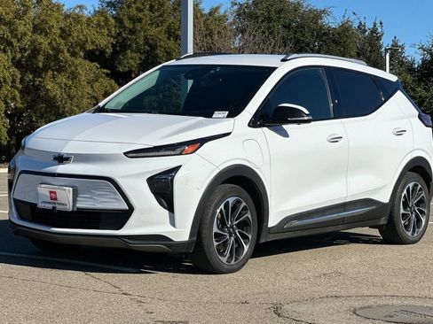 Used 2022 Chevrolet Bolt EUV Premier w/ Super Cruise Package image 8