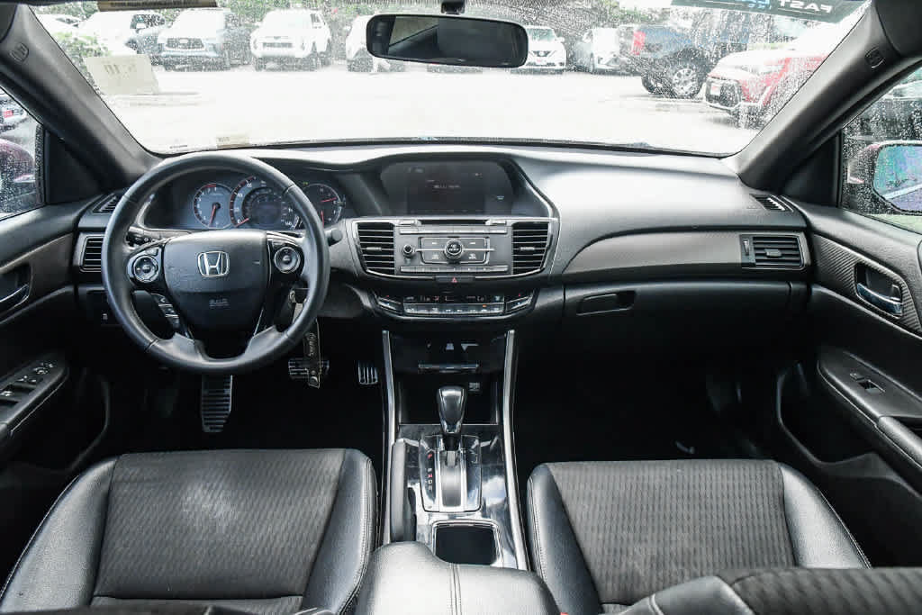 Used 2017 Honda Accord Sport image 14