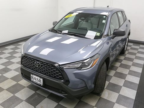 Used 2024 Toyota Corolla Cross L image 6