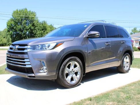 Used 2019 Toyota Highlander Limited AWD/4WD image 7