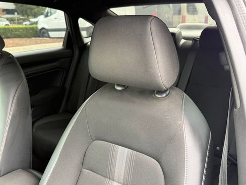 Used 2023 Honda Civic Sport image 2