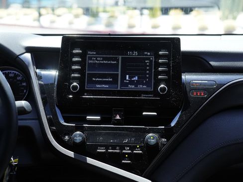 Used 2022 Toyota Camry SE FWD image 27