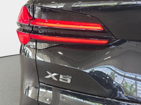 Certified 2025 BMW X5 sDrive40i w/ Climate Comfort Package RWD image 28