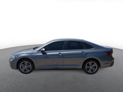 Used 2022 Volkswagen Jetta SE FWD image 4