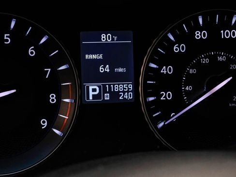 Used 2011 INFINITI M37 w/ Sport Pkg RWD image 19