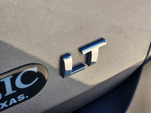 Used 2020 Chevrolet Traverse LT image 10