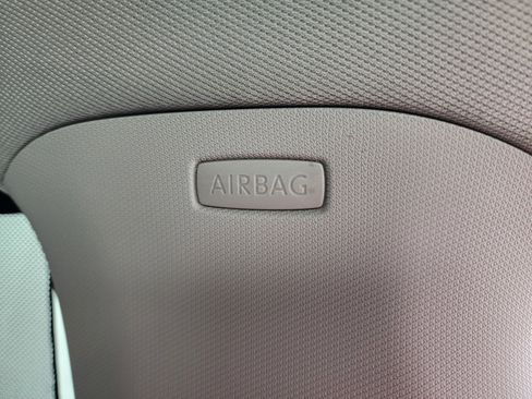 Used 2025 Volkswagen Atlas SE image 43